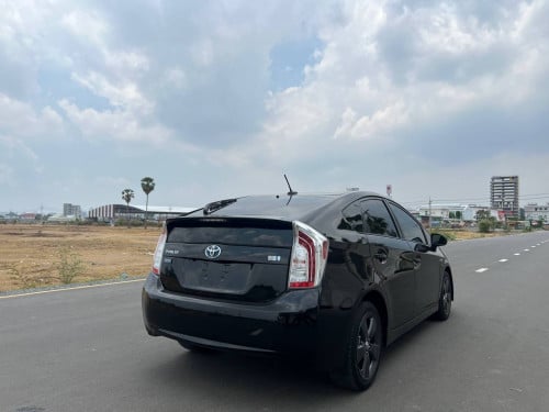 Toyota Prius  Years: 2013 Option: Persona
