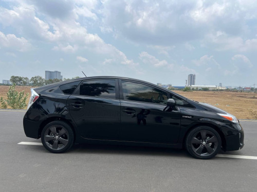 Toyota Prius  Years: 2013 Option: Persona