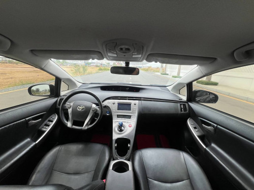 Toyota Prius  Years: 2013 Option: Persona