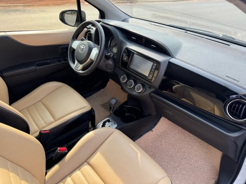 Toyota Vitz 2014 Smart key🗝️