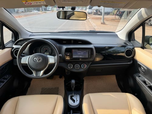 Toyota Vitz 2014 Smart key🗝️