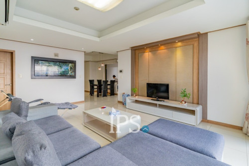 ❗️#URGENTSALE❗️3-Bedroom Condo -📍De Castle Noblesse, Phnom Penh