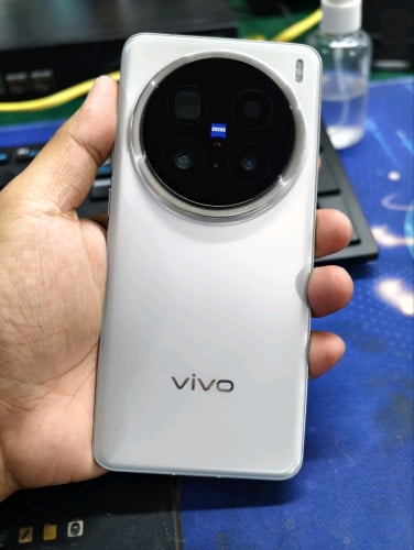Vivo x200pro CHRam 16Memory 512ស្នាមLen zoomតិចដូចនិងក្នុងរូប តែថតច្បាស់ធម្មតាមិនដែលធ្លាក់