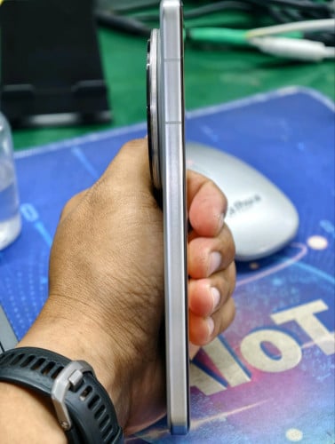 Vivo x200pro CHRam 16Memory 512ស្នាមLen zoomតិចដូចនិងក្នុងរូប តែថតច្បាស់ធម្មតាមិនដែលធ្លាក់