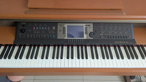 Yamaha Clavinova CVP-204
