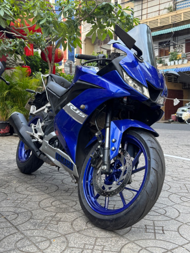 Yamaha R15