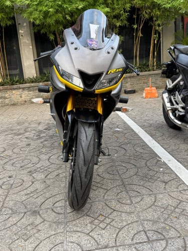 Yamaha R15