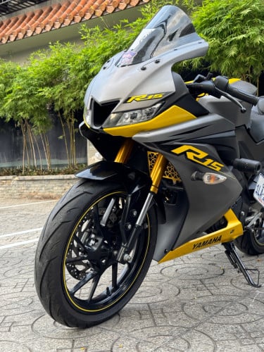 Yamaha R15
