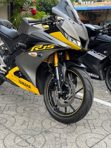 Yamaha R15