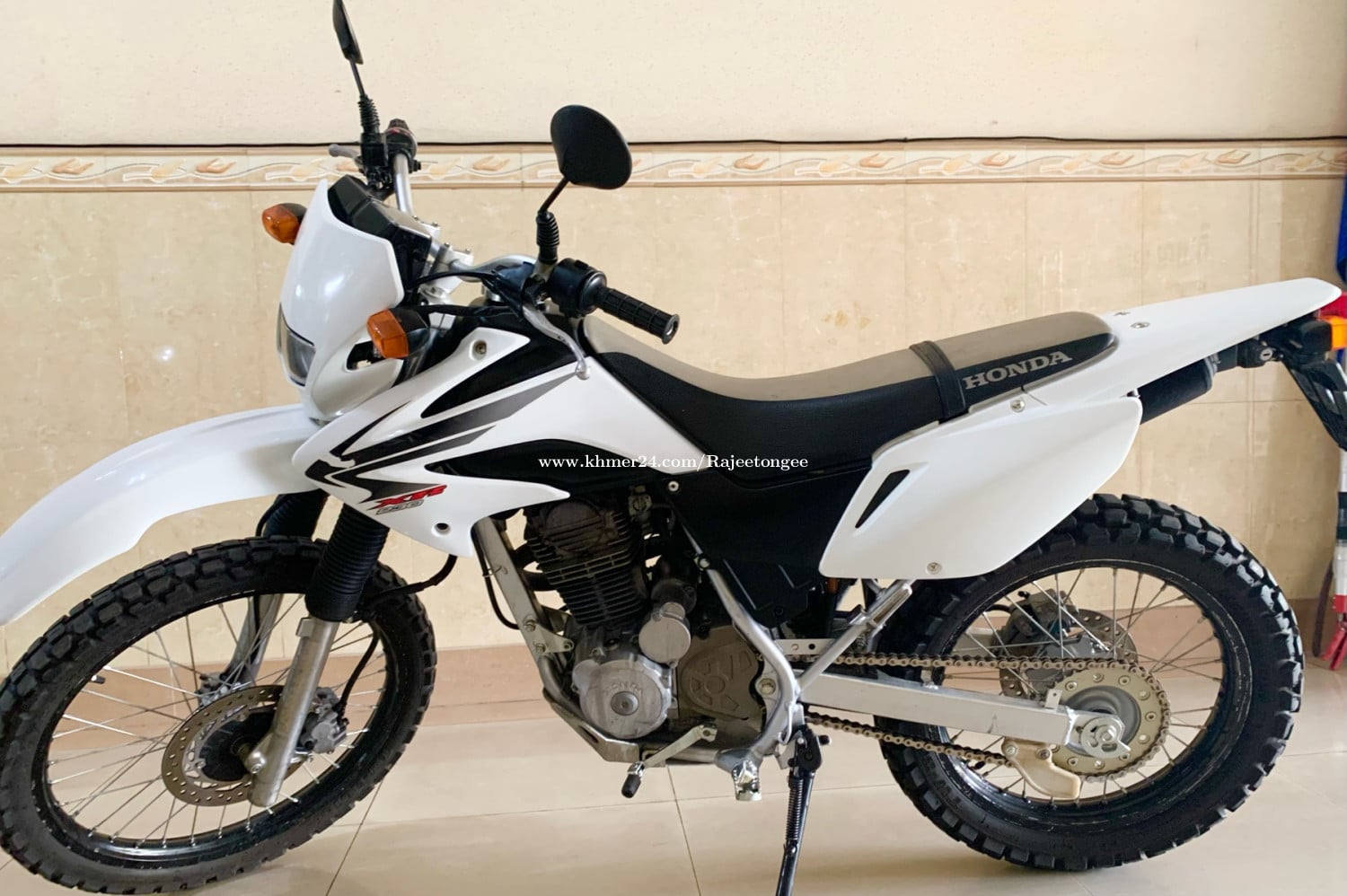 Xr230 ក្រដាស់ពន្ធ 2010