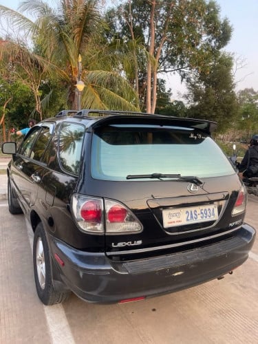 ឡានស្អាតម្ចាស់ដើមទីមួយអត់បុក