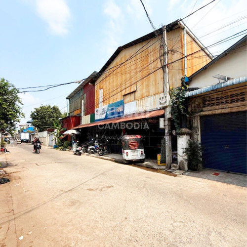 ដីលក់ មានចំណូលជួល ជិតសាលាអង្ការ ស្កុត ស្ទឹងមានជ័យ
