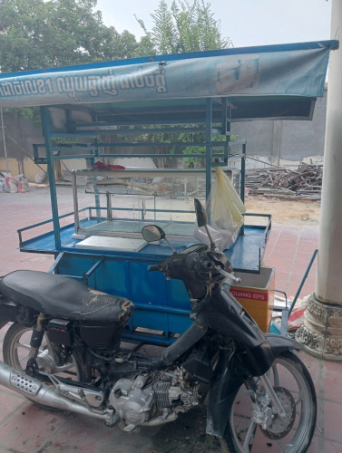លក់ទាំងម៉ូតូនិងរឺម៉កបងៗ