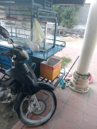 លក់ទាំងម៉ូតូនិងរឺម៉កបងៗ
