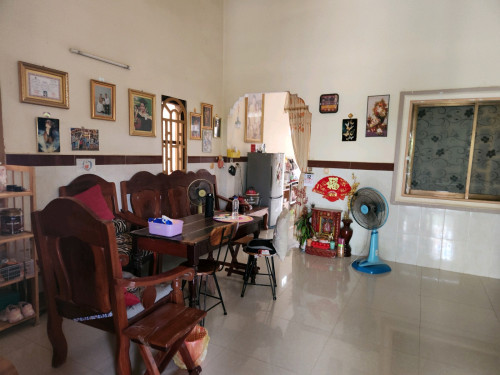 ផ្ទះជាន់ផ្ទាល់ដី