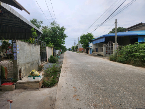 ផ្ទះជាន់ផ្ទាល់ដី