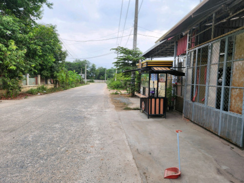 ផ្ទះជាន់ផ្ទាល់ដី