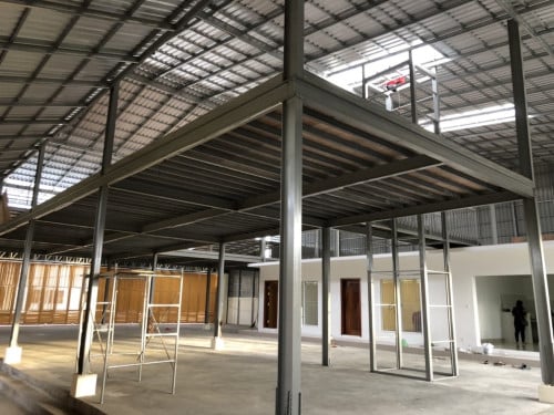 ឃ្លាំងកែងសំរាប់ជួលនៅលើផ្លូវហាណូយ ជិតហ្រ្គែនភ្នំពេញ