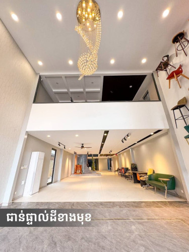 អគារថ្មីសម្រាប់ជួលស្ថិតនៅលើផ្លូវធំជិតស្ពានអាកាសក្បាលថ្នល់