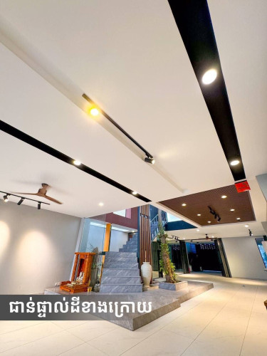 អគារថ្មីសម្រាប់ជួលស្ថិតនៅលើផ្លូវធំជិតស្ពានអាកាសក្បាលថ្នល់