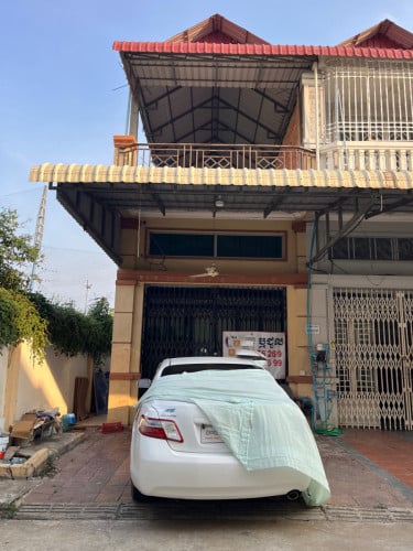 ល្អសម្រាប់ស្នាក់នៅ ក្បែរវត្តសំរោងអណ្ដែត
