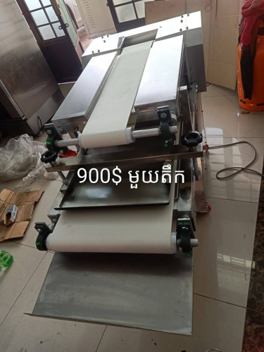 សម្ភារៈធ្វើនំប័ុងឡៃឡុង