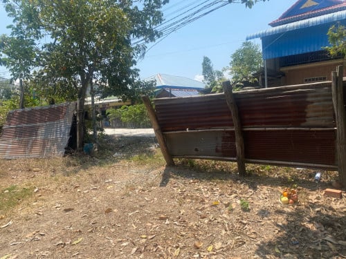 ផ្ទះលក់ 30m ពីផ្លូវជាតិលេខ2