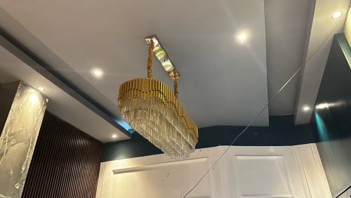 អំពូលភ្លើង​ហាងពេជ្យកាលទិញ 400$ ចង់វ៉ៃចេញវិញ 90$