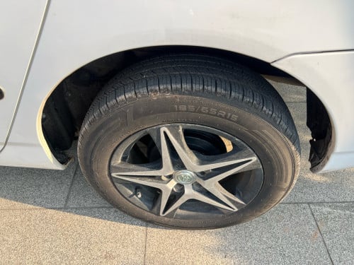ឡានស្អាត​ COROLLA Le 03
