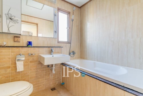 #ForSale ✨ 9th Floor 3 Bedroom Condo – De Castle Noblesse, Boeung Kak 1, Phnom Penh