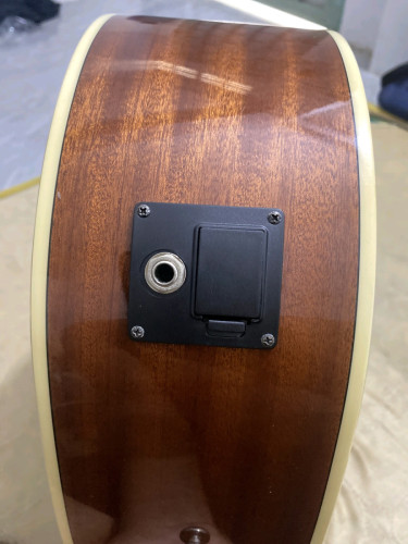 លក់ Guitar Lavis 404 ស្អាត95%ដូចថ្មី