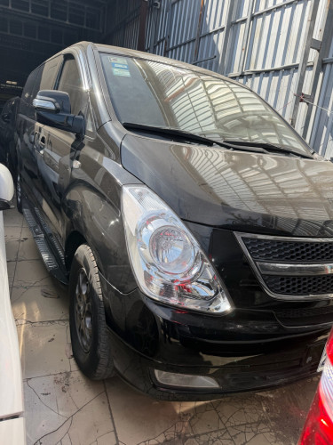 ម៉ាក Hyundai Starex