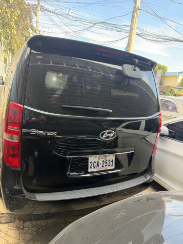 ម៉ាក Hyundai Starex