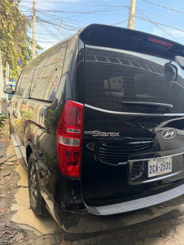 ម៉ាក Hyundai Starex