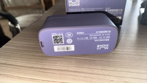 លក់ម៉ាស៊ីនបោះពុម្ព Label ខ្នាតតូច Deli Nusign (Portable Thermal Label Printer) - នៅថ្មីស្អាត