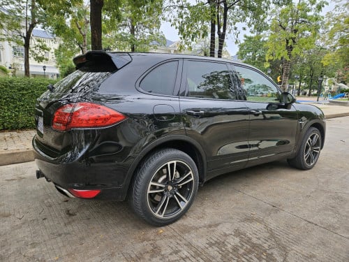លក PORSCHE 2013 ម៉ាស៊ូត