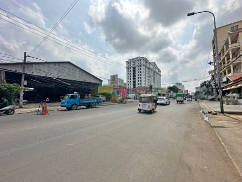 🏘 អគារ ក្នុងទីក្រុង នៅលើផ្លូវធំ 1986 ត្រូវការលក់បន្ទាន់ខ្លាំង