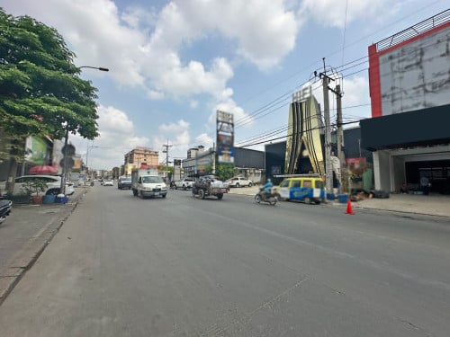 🏘 អគារ ក្នុងទីក្រុង នៅលើផ្លូវធំ 1986 ត្រូវការលក់បន្ទាន់ខ្លាំង