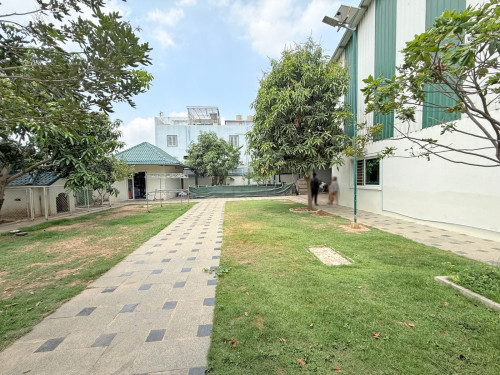 🏘 ផ្ទះ និងឃ្លាំង នៅជិតបុរី ពិភពថ្មីឈូកវ៉ា2 ត្រូវការលក់បន្ទាន់ខ្លាំង