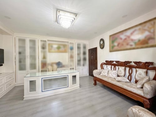 🏘 ផ្ទះ និងឃ្លាំង នៅជិតបុរី ពិភពថ្មីឈូកវ៉ា2 ត្រូវការលក់បន្ទាន់ខ្លាំង
