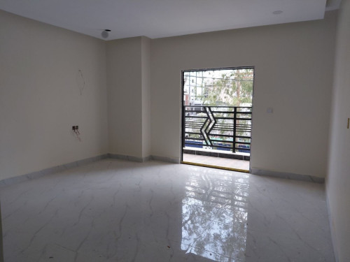 🏠 出租,  地址 : 波贝,  有32个房间, 一个月 13500$
