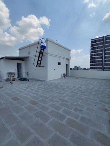 🏠 出租,  地址 : 波贝,  有32个房间, 一个月 13500$