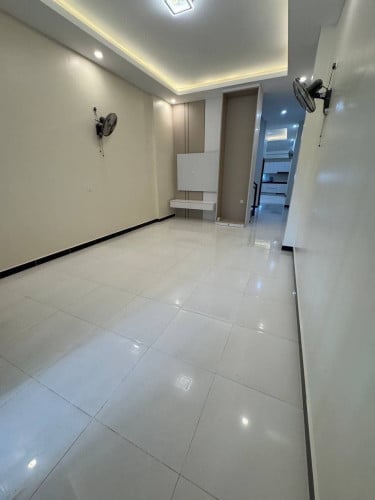 🏠 出租,  地址 : 波贝 , 有6个房间, 一个月 2000$