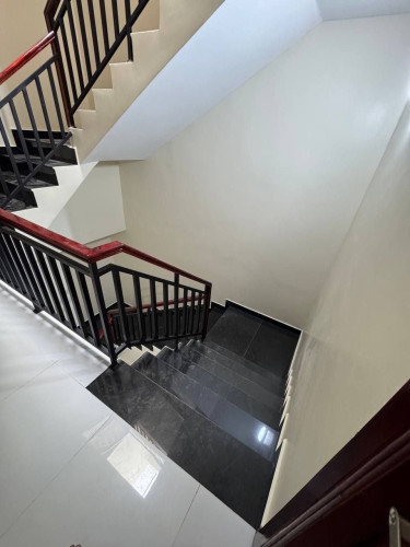 🏠 出租,  地址 : 波贝 , 有6个房间, 一个月 2000$