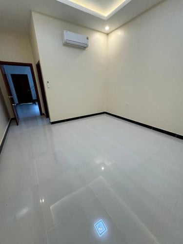 🏠 出租,  地址 : 波贝 , 有6个房间, 一个月 2000$