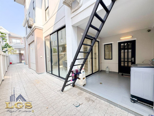 🏠វីឡាភ្លោះ​ A សម្រាប់ជួល | Twin Villa A for Rent