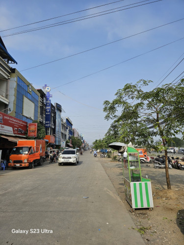 ផ្ទះអាជីវកម្មសម្រាប់លក់
