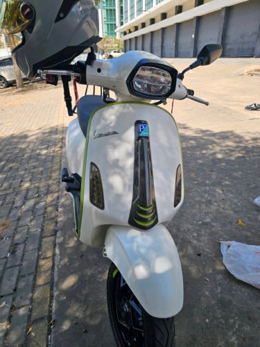 លក់ម៉ូតូ vespa ម្ចាស់ដើមដោយសារធ្ងន់ពេកប្រពន្ធពិបាកជិះ4500$ sprint tech 150 Company