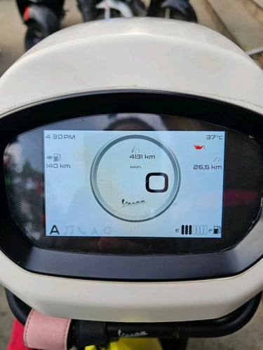 លក់ម៉ូតូ vespa ម្ចាស់ដើមដោយសារធ្ងន់ពេកប្រពន្ធពិបាកជិះ4500$ sprint tech 150 Company