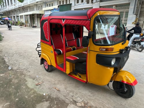 018 មាសុីនស្រួលជិះស្រួលបេីកទឹកថ្នាំស្អាតមាជុំ តម្លៃ1290$ចចារ